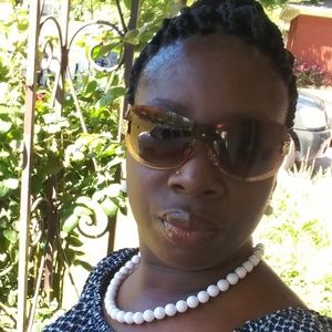 Meet your Posher, Traci